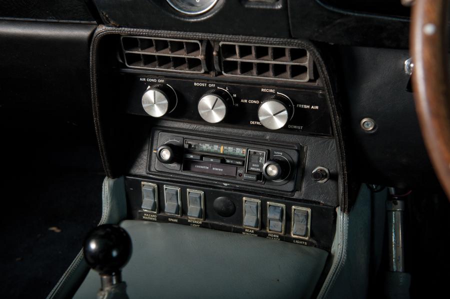 Детали интерьера Aston Martin DBS V8 (5072/RAC) 1968 года  (фото 15 из 26)